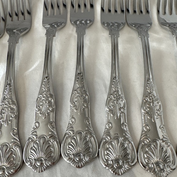Towle 18/10‎ Stainless Flatware Hotel Kings Shell Lot of 8 Dinner Forks 8 7/16\